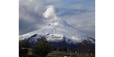 Cumbre Volcan Villarrica sala cuna JUNJI Renca