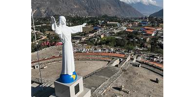 Parque Estadio sala cuna JUNJI Yungay