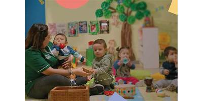 Niños en sala cuna